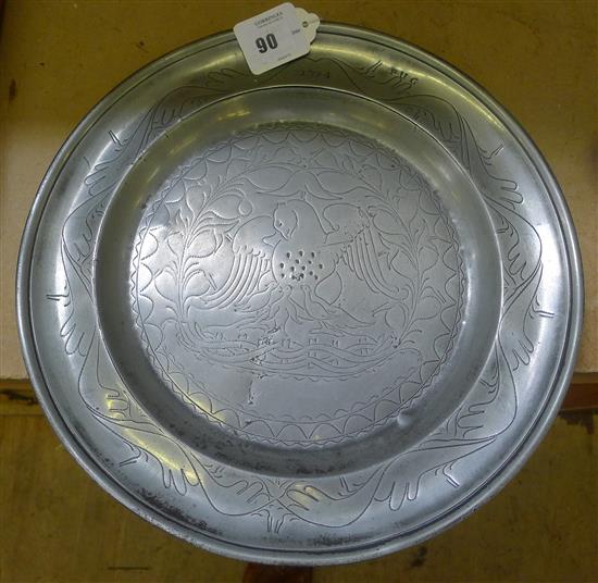 18th century pewter dish(-)